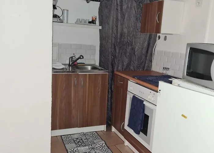 Atypical Apartment *